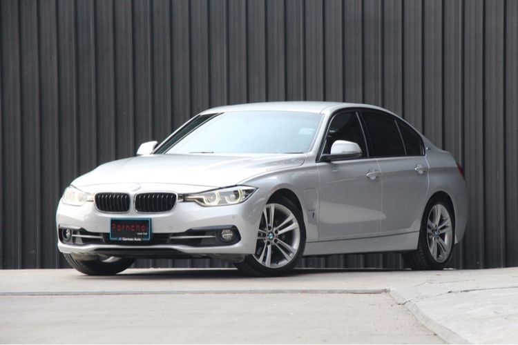 BMW Series 3 2018 330e Sedan ปลั๊กอินไฮบริด (PHEV) ไม่ติดแก๊ส เกียร์อัตโนมัติ บรอนซ์เงิน รูปที่ 3