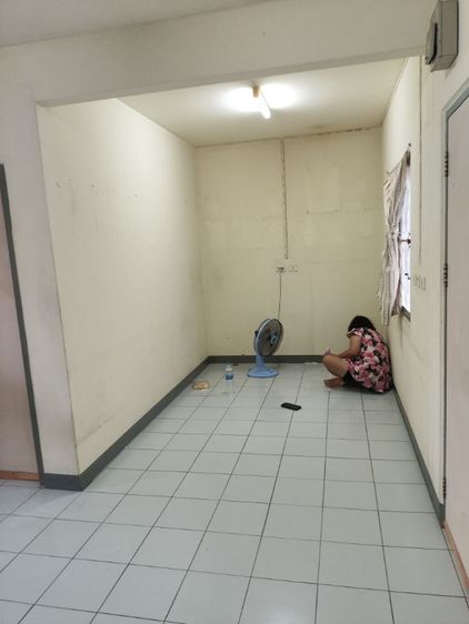 ไม่มี ขายห้องเอื้ออาทรพุทธมณฑลสาย5หลังองค์พระอาคาร3ชั้น2ห้องริมเดินไป7-11 70เมตร แถมแอร์1ตัว รูปที่ 4