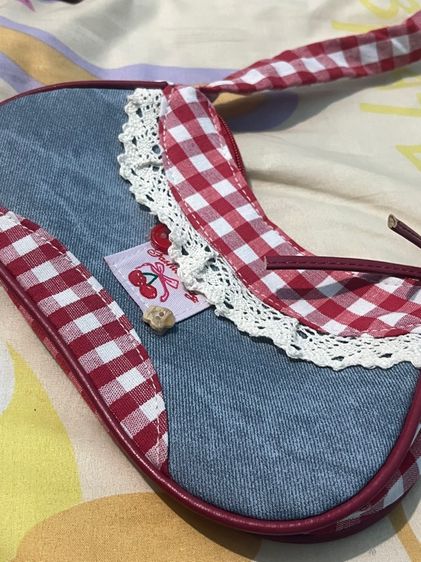 หลากสี กระเป๋าสะพายไหล่