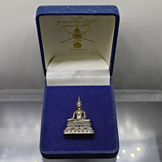 พระกริ่งพุทธมหาบารมีนุภาพพิสุทธิ์ อนุตตรสังคามวิชัย เนื้อสำริดรมมันปู ผลงานศิลปินแห่งชาติ อ.จักรพันธุ์ โปรษยกฤต ปี2553 พร้อมกล่องเดิม หายาก 