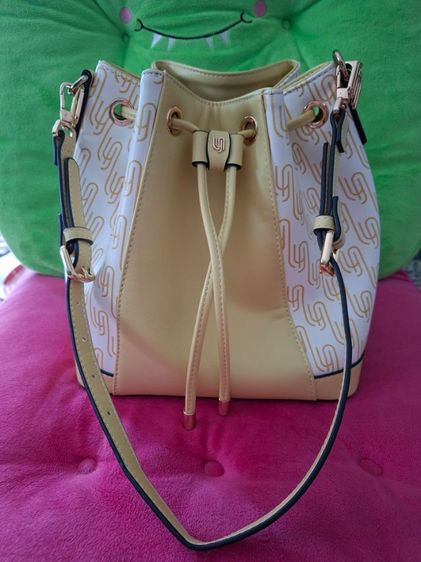 หญิง เหลือง หนัง PU กระเป๋า Lyn ของแท้จากshop มือสองสภาพใหม่