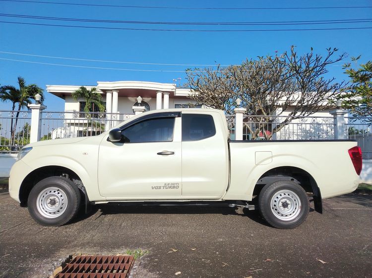 รถ Nissan Navara 2.5 S สี ขาว