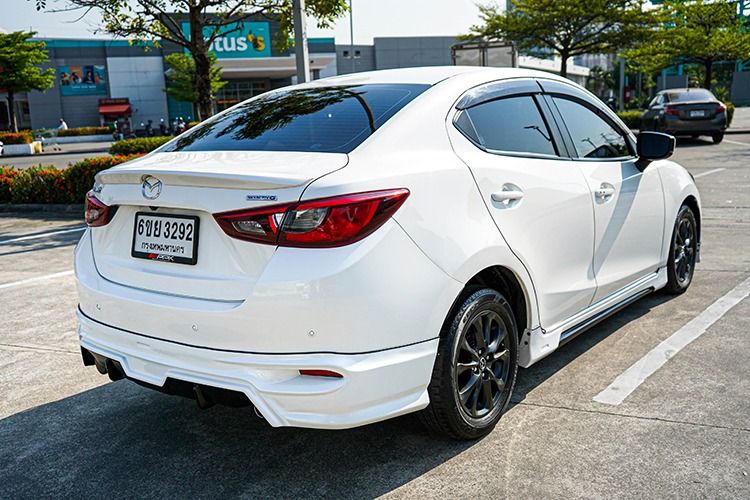 Mazda Mazda 2 2022 1.3 Skyactiv-G S Leather Sports Sedan เบนซิน ไม่ติดแก๊ส เกียร์อัตโนมัติ ขาว รูปที่ 4
