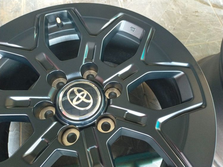แม็กโตโยต้า ทราโว่ ขอบ18 สีเดิมป้ายแดง ไร้รอย ใส่ revo vigo fortuner ได้ทุกรุ่น รูปที่ 7