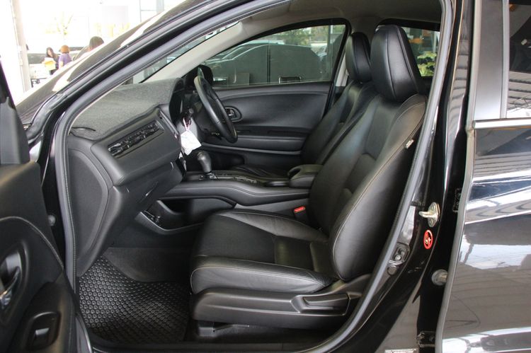 Honda HR-V 2019 1.8 E Utility-car เบนซิน ไม่ติดแก๊ส เกียร์อัตโนมัติ ดำ รูปที่ 4
