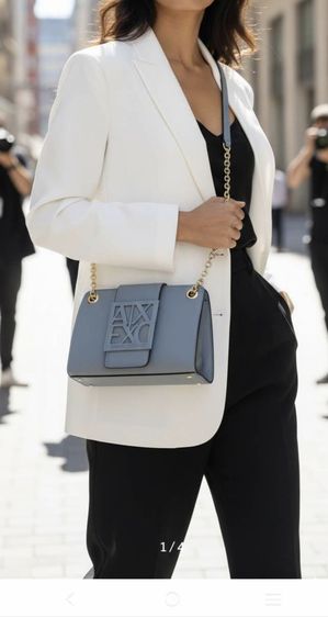 กระเป๋าสะพายผู้หญิง armani exchange ของแท้มือ 1