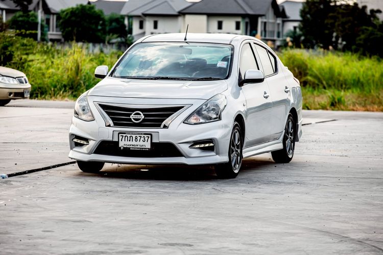 รถ Nissan Almera 1.2 E Sportech สี เทา