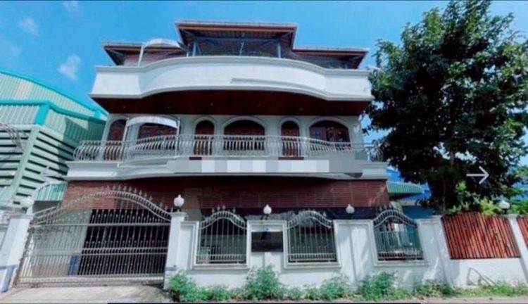 บ้านเดี่ยว3ชั้นและพ่วงอีกอาคารสไตล์โรงงานกึ่งโกดังในพื้นที่294ตรว.