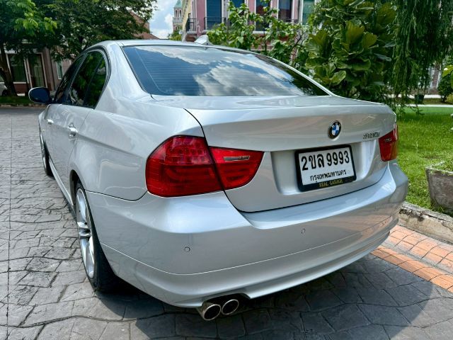 รถ BMW Series 3 320i สี บรอนซ์เงิน