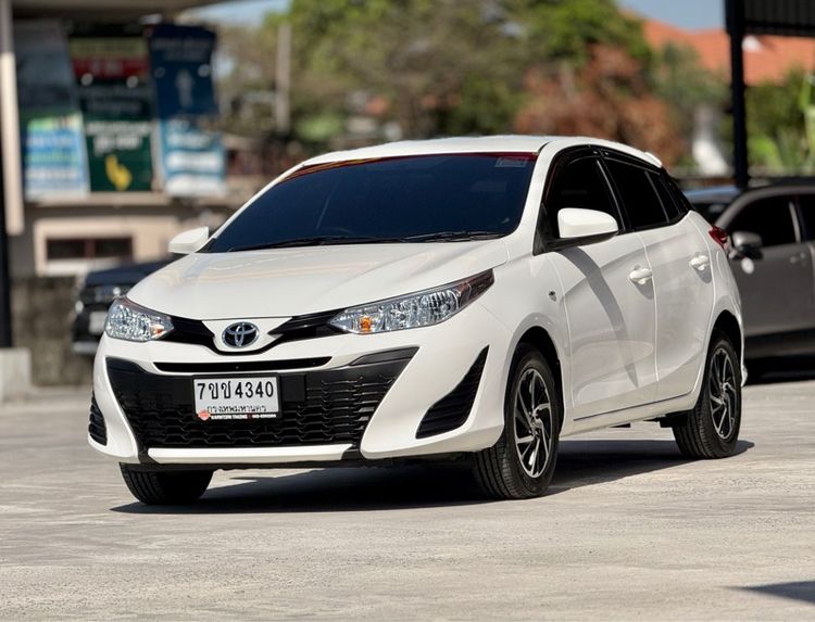 Toyota Yaris 2018 1.2 J Sedan เบนซิน ไม่ติดแก๊ส เกียร์อัตโนมัติ ขาว รูปที่ 3