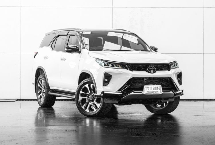 Toyota Fortuner 2020 2.8 Legender 4WD Utility-car ดีเซล ไม่ติดแก๊ส เกียร์อัตโนมัติ ขาว