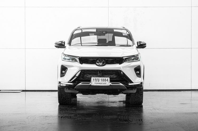 Toyota Fortuner 2020 2.8 Legender 4WD Utility-car ดีเซล ไม่ติดแก๊ส เกียร์อัตโนมัติ ขาว รูปที่ 3