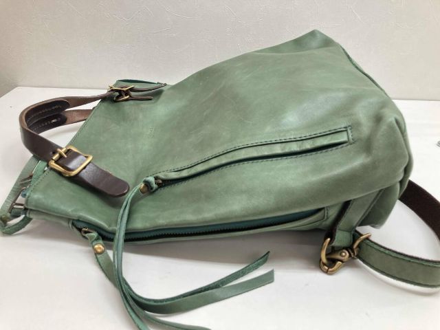 ปล่อยต่อกระเป๋าหนังแท้ kissora  แบรนญี่ปุ่น สามารถหิ้วแบบสั้นแบบยาวหรือเปลี่ยนเป็นเป้ได้ค่ะ