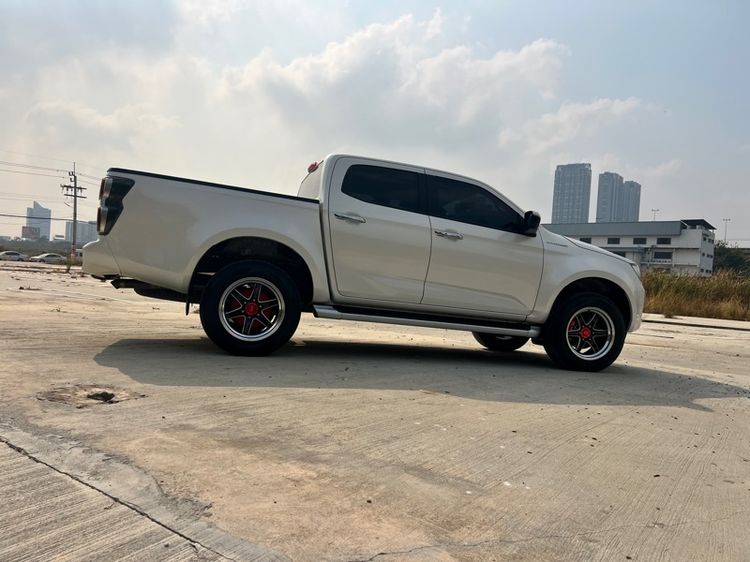 รถ Isuzu D-MAX 3.0 Hi-Lander X-Series สี ขาว