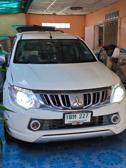 Mitsubishi Triton 2016 2.5 GLX Pickup ดีเซล เกียร์ธรรมดา ขาว รูปที่ 3