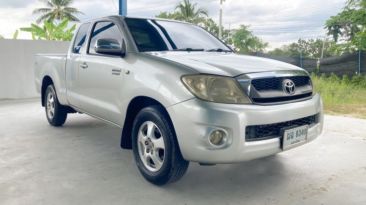 รถ Toyota Hilux Vigo 2.7 G สี เทา