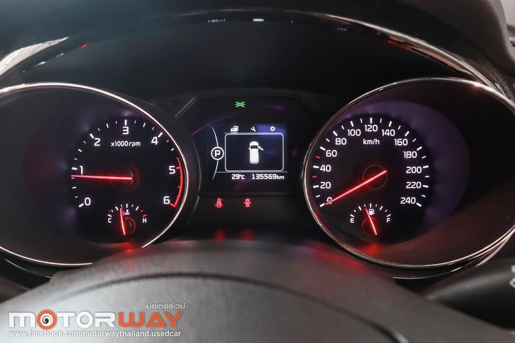 Kia Grand Carnival 2018 2.2 EX Sedan ดีเซล เกียร์อัตโนมัติ ดำ รูปที่ 2