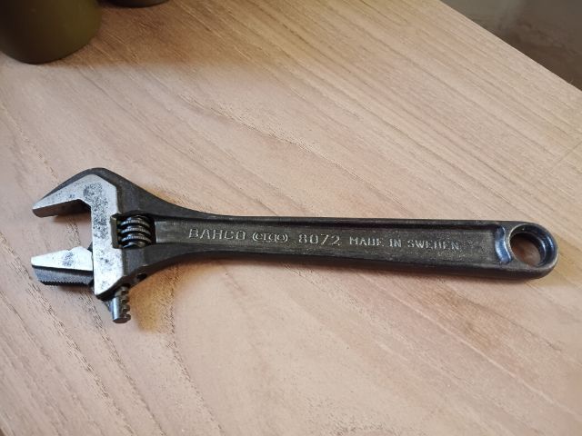 อุปกรณ์เครื่องมือช่าง ประแจเลื่อนสวีเดน