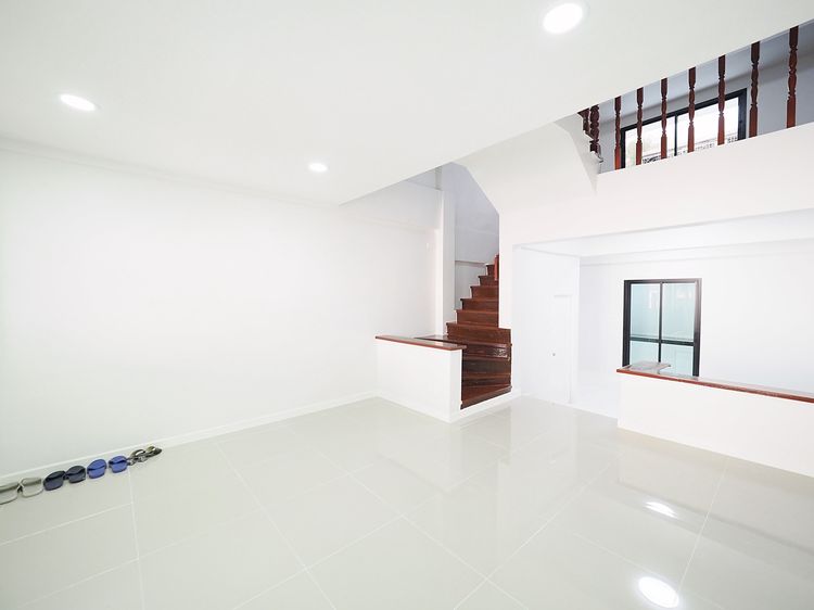 มีบางส่วน 🔥 Clearance Sale ต่ำกว่าทุน ทาวน์เฮ้าส์ 3 ชั้น รีโนเวทใหม่ทั้งหลัง ม.บัวทองธานี บางใหญ่–กาญจนาภิเษก รูปที่ 4