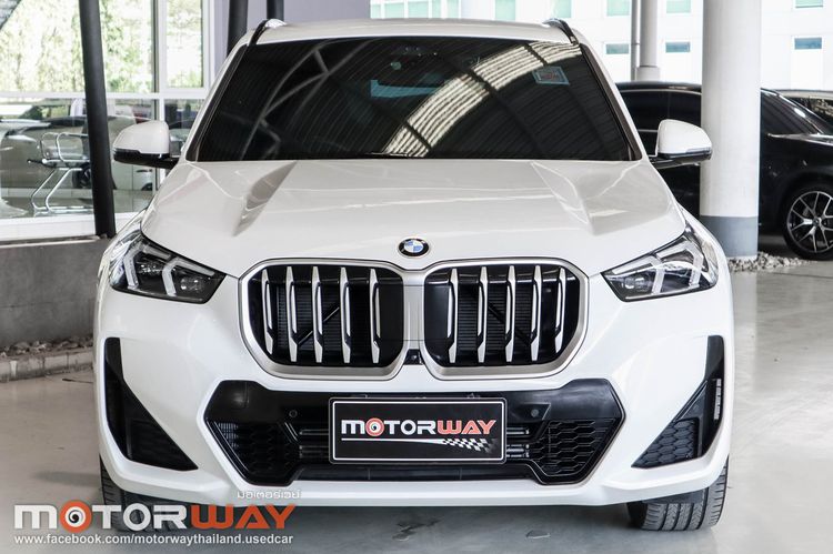 BMW X1 2024 2.0 sDrive20i M Sport Utility-car เบนซิน เกียร์อัตโนมัติ ดำ รูปที่ 3