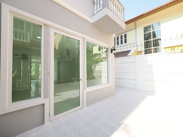 🔥 Clearance Sale อาคารพาณิชย์  โฮมออฟฟิศ รีโนเวทใหม่ ม.เวนิส ดิ ไอริส วัชรพล–สุขาภิบาล 5 รูปที่ 4