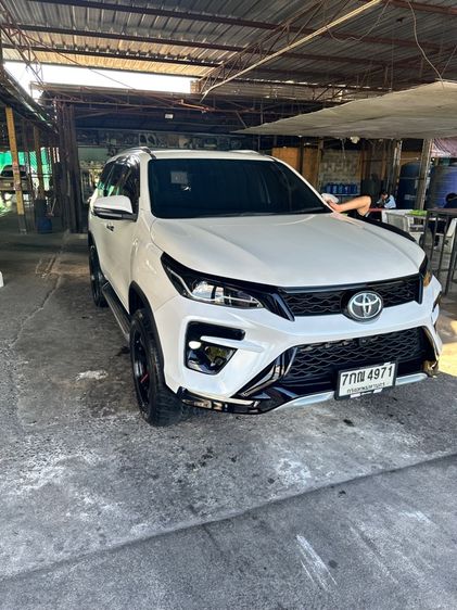 Toyota Fortuner 2018 2.4 V Utility-car ดีเซล ไม่ติดแก๊ส เกียร์อัตโนมัติ ขาว รูปที่ 4