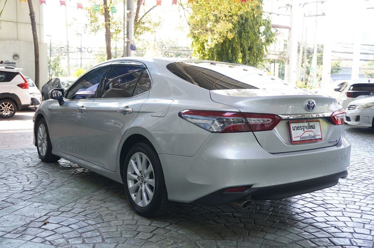 Toyota Camry 2019 2.5 HEV Premium Sedan ไฮบริด ไม่ติดแก๊ส เกียร์อัตโนมัติ เทา รูปที่ 4