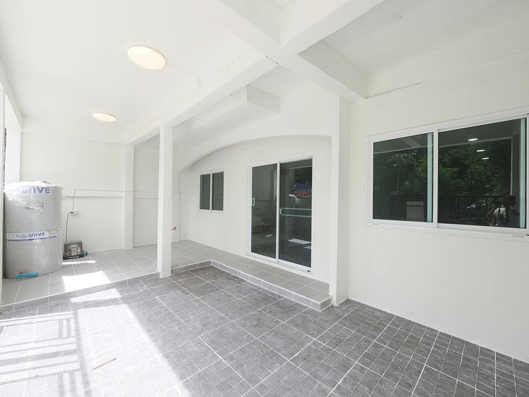  ขายราคาพิเศษ ทาวน์เฮ้าส์หลังริม รีโนเวทใหม่ ม.สวีทโฮมปาร์ค บางบัวทอง–ไทรน้อย รูปที่ 3