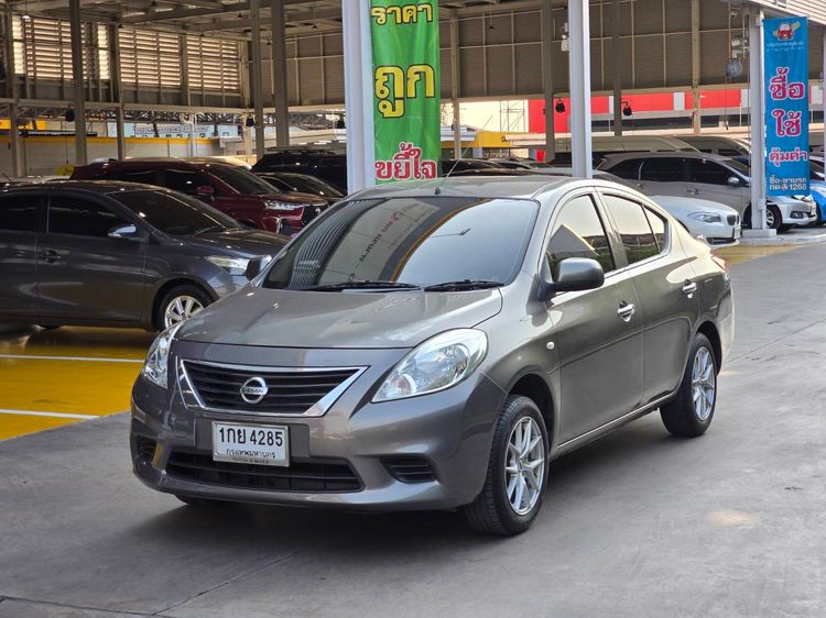 รถ Nissan Almera 1.2 V สี น้ำตาล