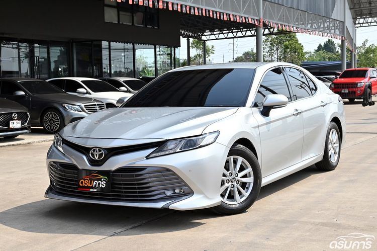 รถ Toyota Camry 2.0 G สี บรอนซ์เงิน