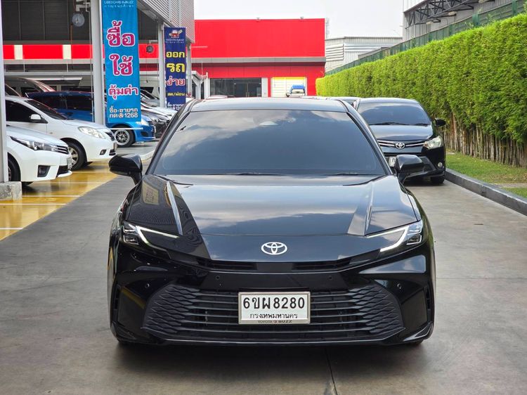 Toyota Camry 2025 2.5 HV Sedan เบนซิน ไม่ติดแก๊ส เกียร์อัตโนมัติ ดำ รูปที่ 2