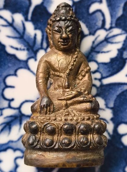 พระรูปหล่อกริ่งเนื้อเก่าค่ะ รูปที่ 9