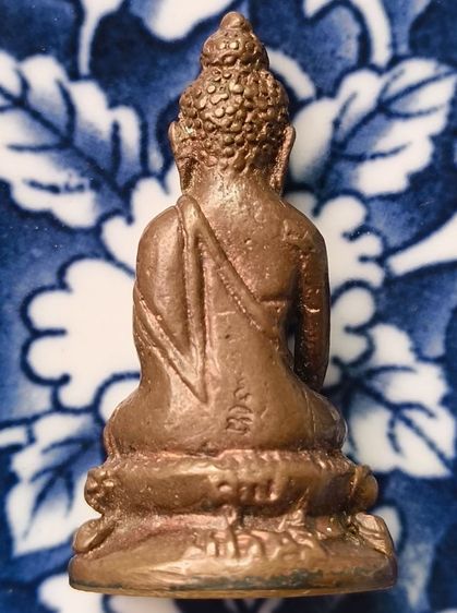 พระรูปหล่อกริ่งเนื้อเก่าค่ะ รูปที่ 4