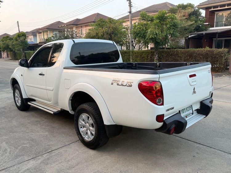 Mitsubishi Triton 2014 2.5 Plus VG Turbo Pickup ดีเซล ไม่ติดแก๊ส เกียร์ธรรมดา ขาว รูปที่ 2