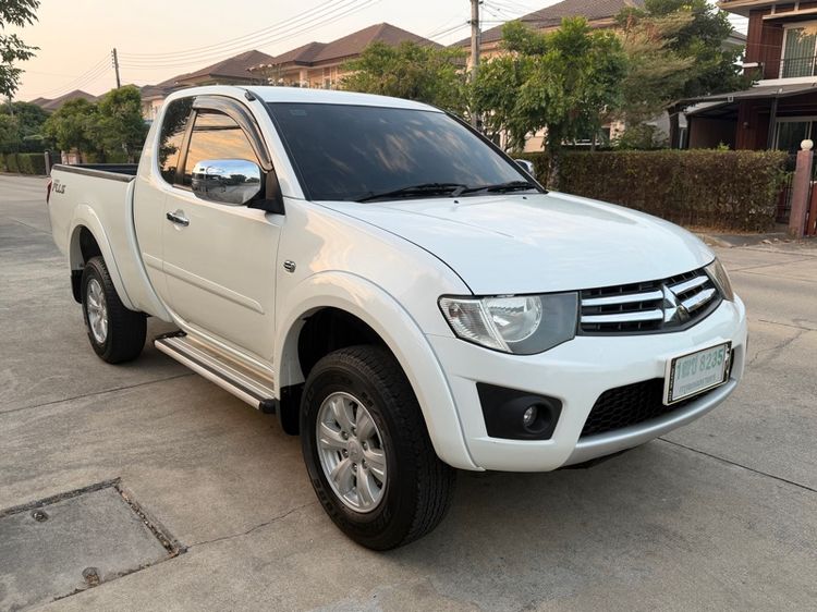 น้องๆป้ายแดงชัดๆ Mitsubishi triton 2.5 Plus Mega Cab ปี2014