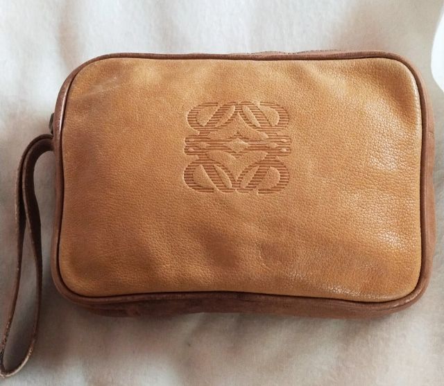 ไม่ระบุ น้ำตาล หนังแท้ กระเป๋าครัช Loewe