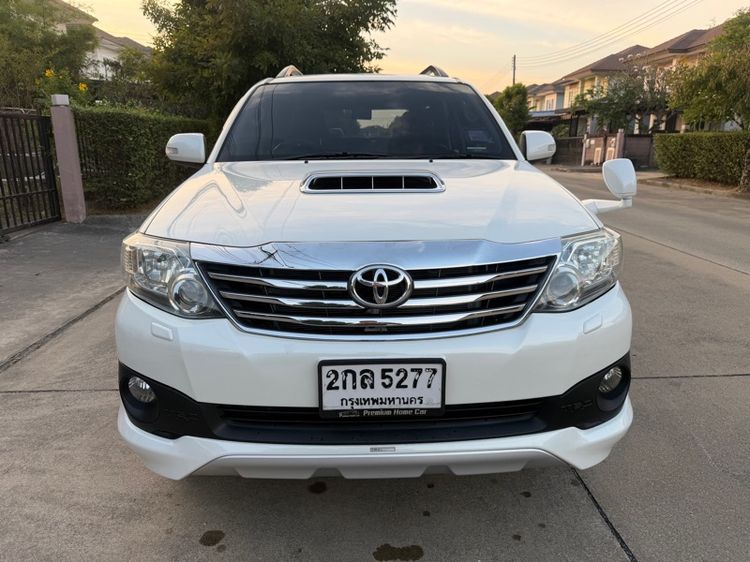 Toyota Fortuner 2013 3.0 V 4WD TRD Sportivo Champ Midnight Shine Utility-car ดีเซล ไม่ติดแก๊ส เกียร์อัตโนมัติ ขาว รูปที่ 2