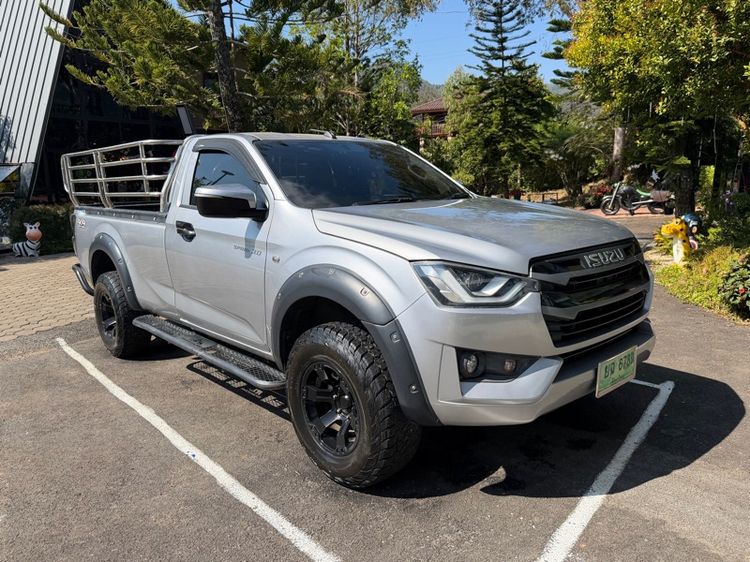 Isuzu D-MAX 2021 3.0 S 4WD Pickup ดีเซล ไม่ติดแก๊ส เกียร์ธรรมดา บรอนซ์เงิน รูปที่ 2