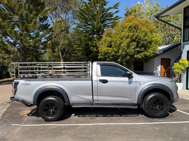 Isuzu D-MAX 2021 3.0 S 4WD Pickup ดีเซล ไม่ติดแก๊ส เกียร์ธรรมดา บรอนซ์เงิน รูปที่ 4