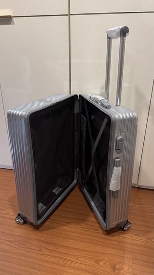 กระเป๋าเดินทางล้อลาก 26 นิ้ว สีเงิน มือหนึ่ง รูปที่ 4