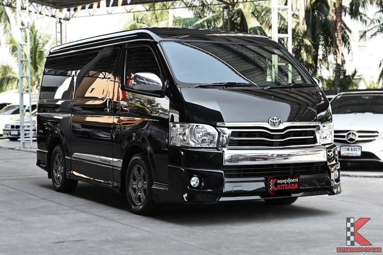 รถ Toyota Ventury 3.0 V สี ดำ