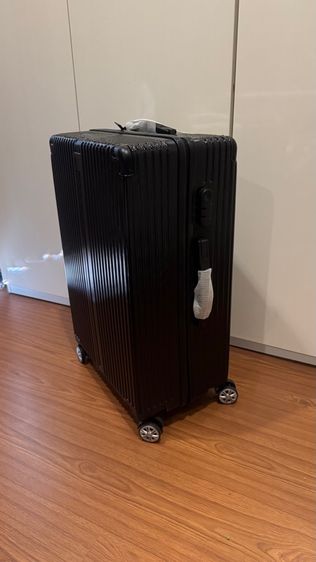 กระเป๋าเดินทางล้อลาก 26 นิ้ว สีดำ มือหนึ่ง รูปที่ 3