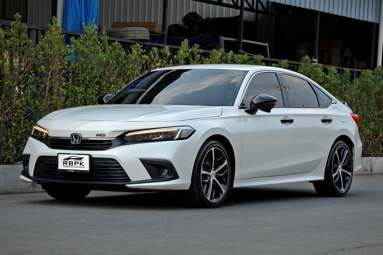 รถ Honda Civic 2.0 eHEV RS สี ขาว