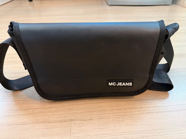 กระเป๋าสะพายข้าง Mc Jeans