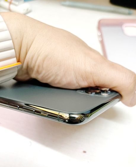 iPhone11 PRO MAX จอใหญ่ ความจุ 256 ศูนย์ไทย มือ2 สภาพใหม่มาก อยู่ในเคสตลอด แถมของแถมตามภาพ ไม่มีรอยหล่นใดๆทั้งสิ้น รูปที่ 12