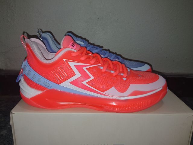 รองเท้ากีฬาบาส​แบดวอลเลย์ใหม่ซื้อมาผิดไซส์ รูปที่ 2