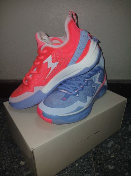 รองเท้ากีฬาบาส​แบดวอลเลย์ใหม่ซื้อมาผิดไซส์ รูปที่ 4