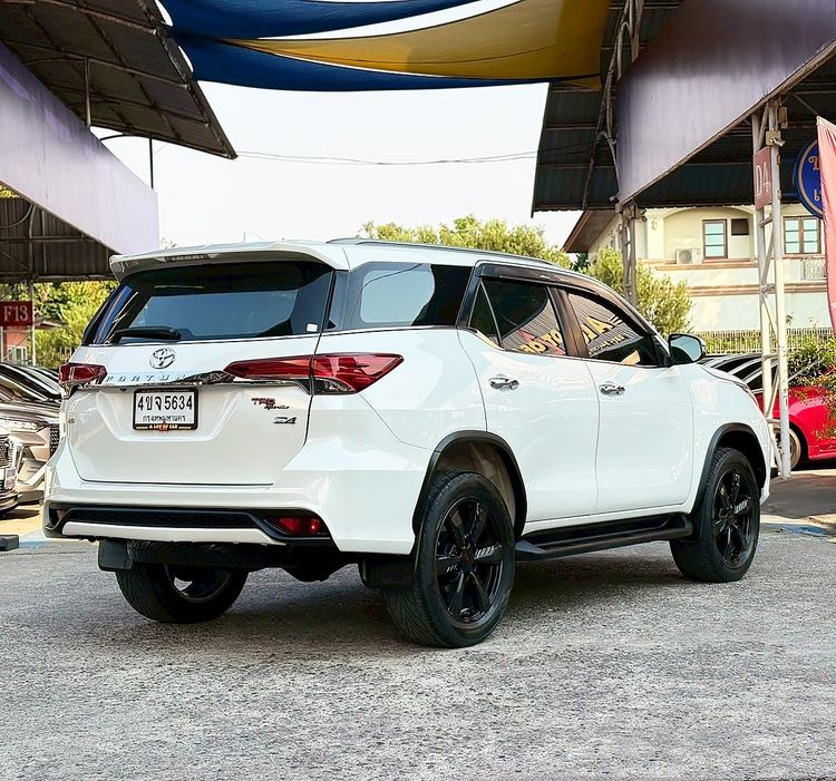 Toyota Fortuner 2016 2.8 V TRD Sportivo 4WD Utility-car ดีเซล ไม่ติดแก๊ส เกียร์อัตโนมัติ ขาว รูปที่ 3