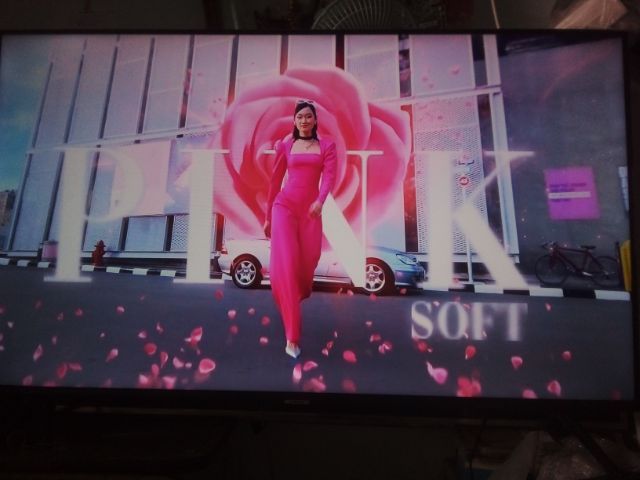 samsung smart 50 นิ้วสภาพเปิดติดปกติตำหนิจอกระพริบไม่มีเส้นมีขาตั้งรีโมท smart TV ครับ รูปที่ 8