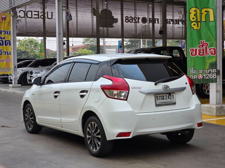 Toyota Yaris 2016 1.2 E Sedan เบนซิน ไม่ติดแก๊ส เกียร์อัตโนมัติ ขาว รูปที่ 4
